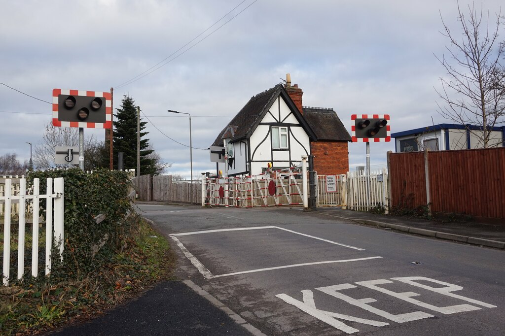 The level crossing on Egginton Road between Hilton and Egginton